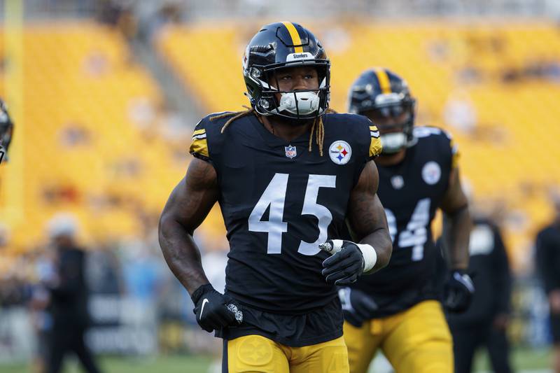Pittsburgh Steelers linebacker Buddy Johnson warms up before a preseason game, Sunday, Aug. 28, 2022, in Pittsburgh, PA.
