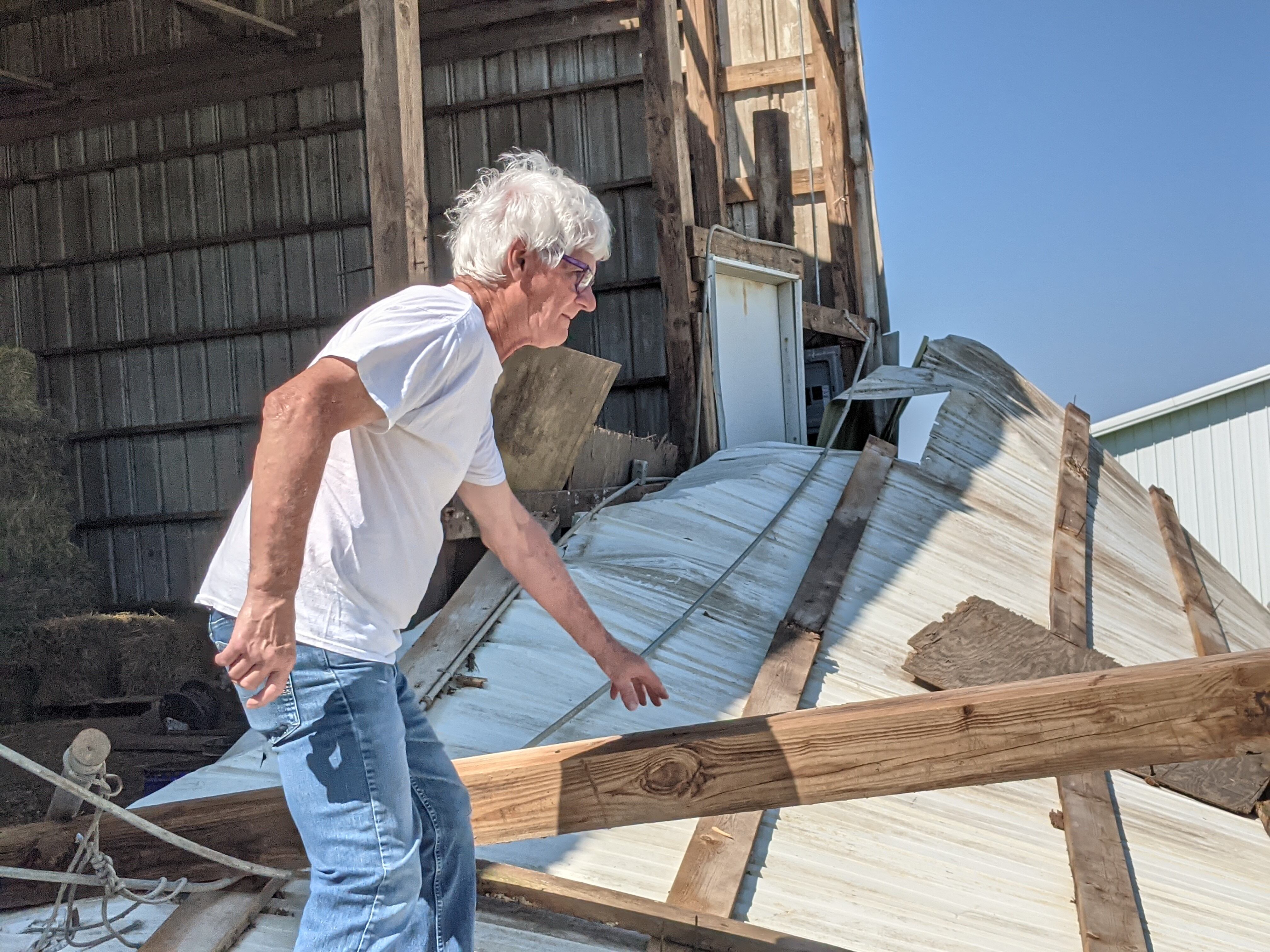 Tornado causes extensive damage to Oswego Township horse farm 