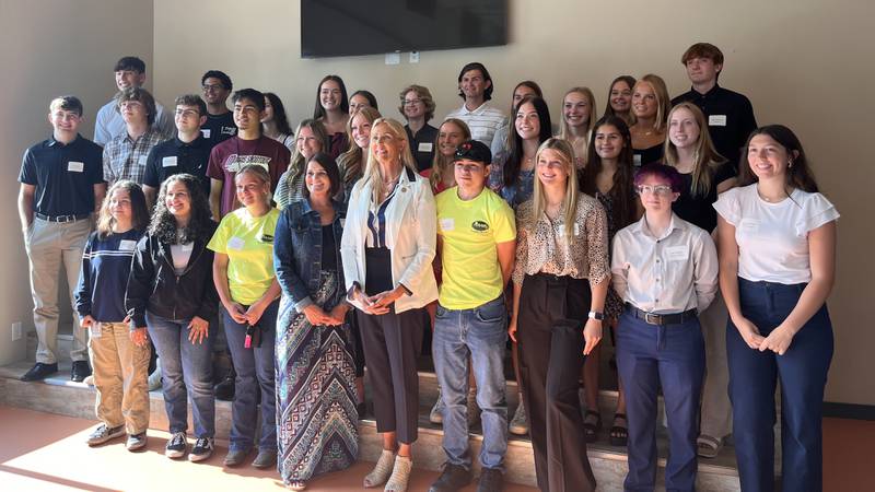 Senator Sue Rezin with the kids participating in the 2024 Grundy County Summer Internship program.