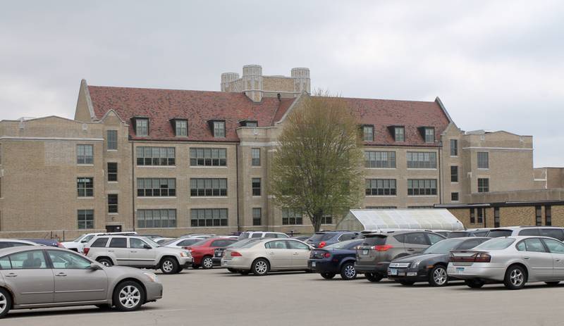 Dixon High School as viewed from the north parking lot at Everett Street and Peoria Avenue in Dixon.