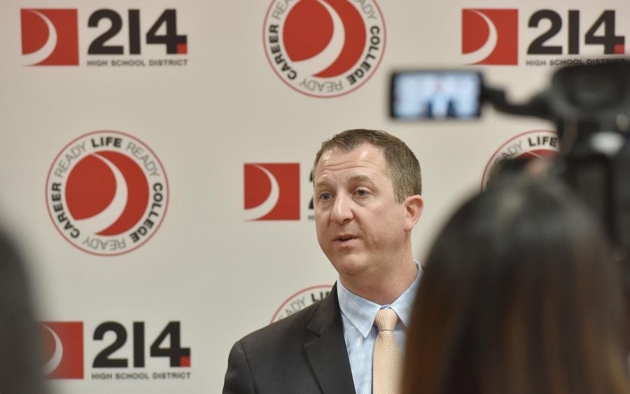 Huntley School District 158 Superintendent Rowe announces he’s leaving district for new role