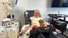 86-year-old Cleveland man stops in Red Cross Romeoville office as part of his U.S platelet donation tour