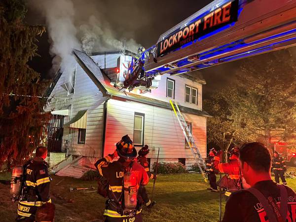 Fire causes extensive damage to Lockport Township home