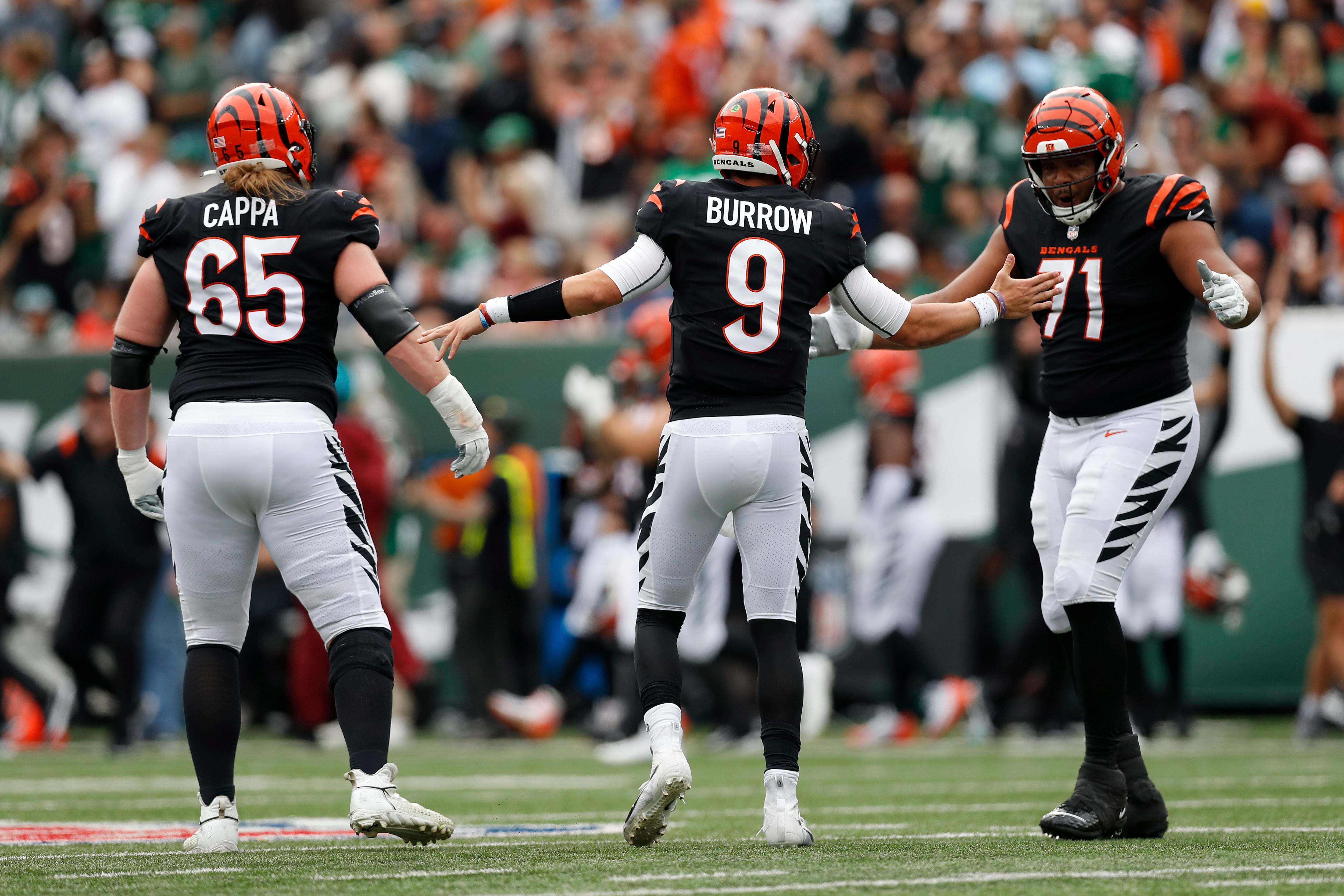 EAST RUTHERFORD, NJ - SEPTEMBER 25: Cincinnati Bengals place