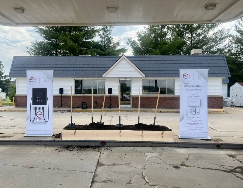 The Steamer Stop station in Fulton is the first of its kind in the area featuring dual ports and fast charging, according to Red E Vice President of Operations Anthony Cacaj.