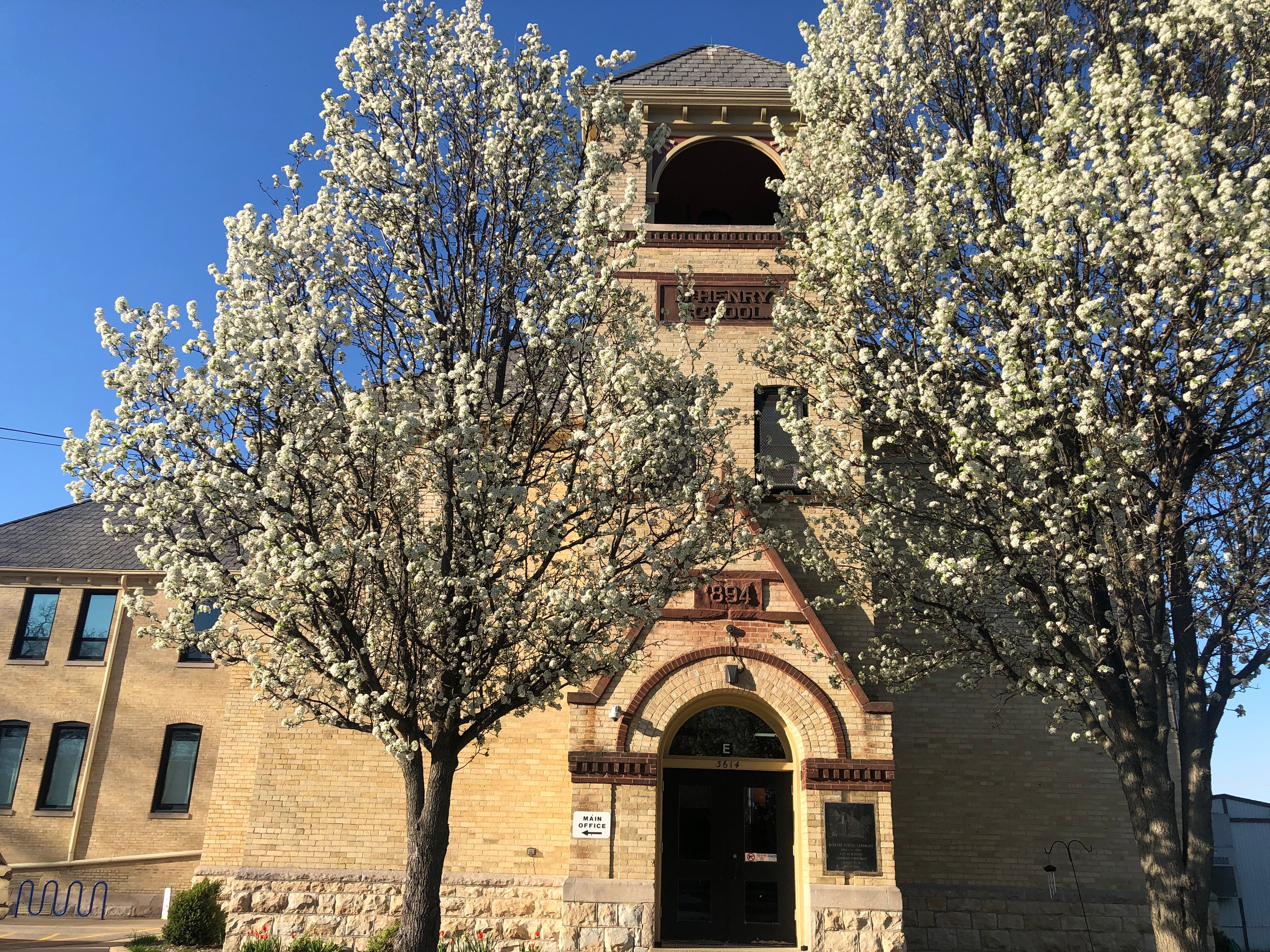 McHenry’s Landmark School to close; District 15 votes late Tuesday to end year-round program 