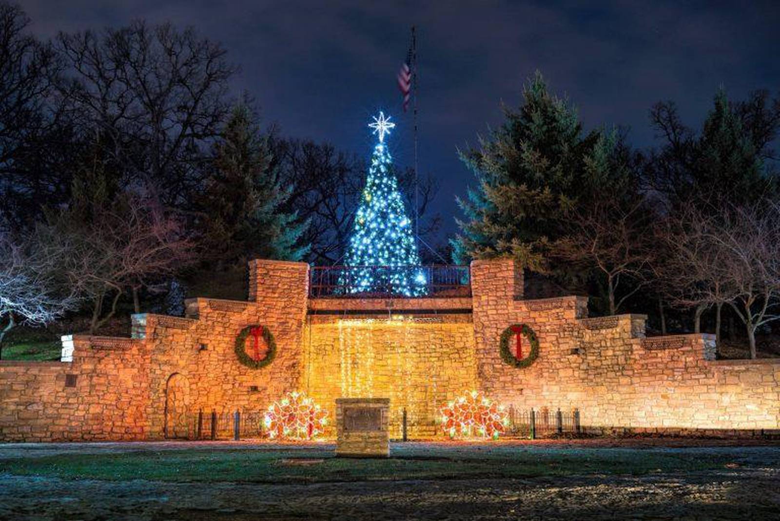 Daily driving tour opens for Festival of Lights transforming Phillips