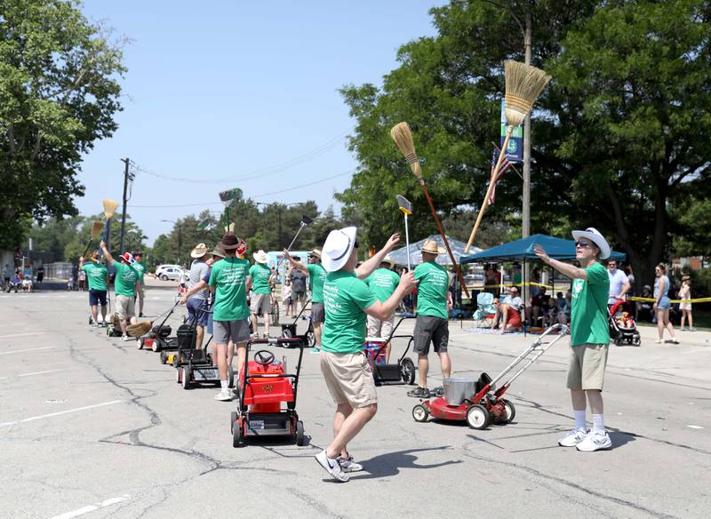 Photos 77th Annual La Grange Pet Parade Shaw Local