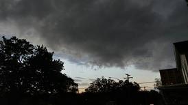 Severe thunderstorm spotted over McHenry, with dangerous winds, hail