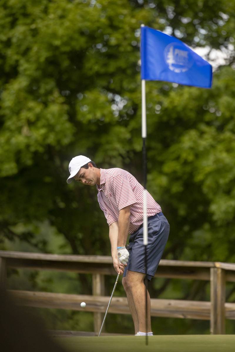 Andrew Stineman chips onto the green on the second hole during the final round of the Pine Hills Invitational on June 9, 2024.