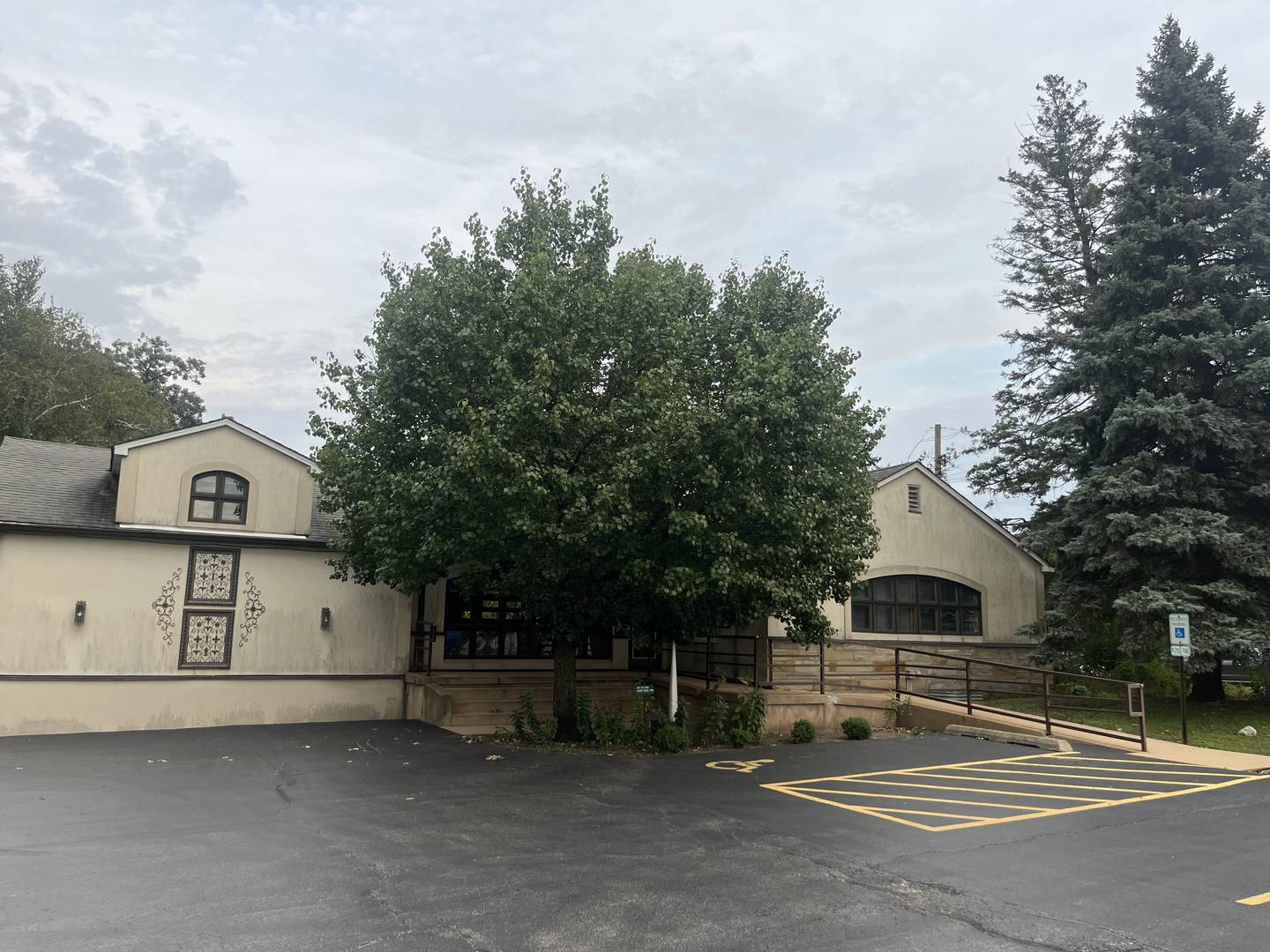 Owners of Monster Ink tattoo studio in Crystal Lake plan to move to this former office building at 4 E. Terra Cotta Ave., shown on at Sept. 5, 2024. Some neighbors expressed concerns.