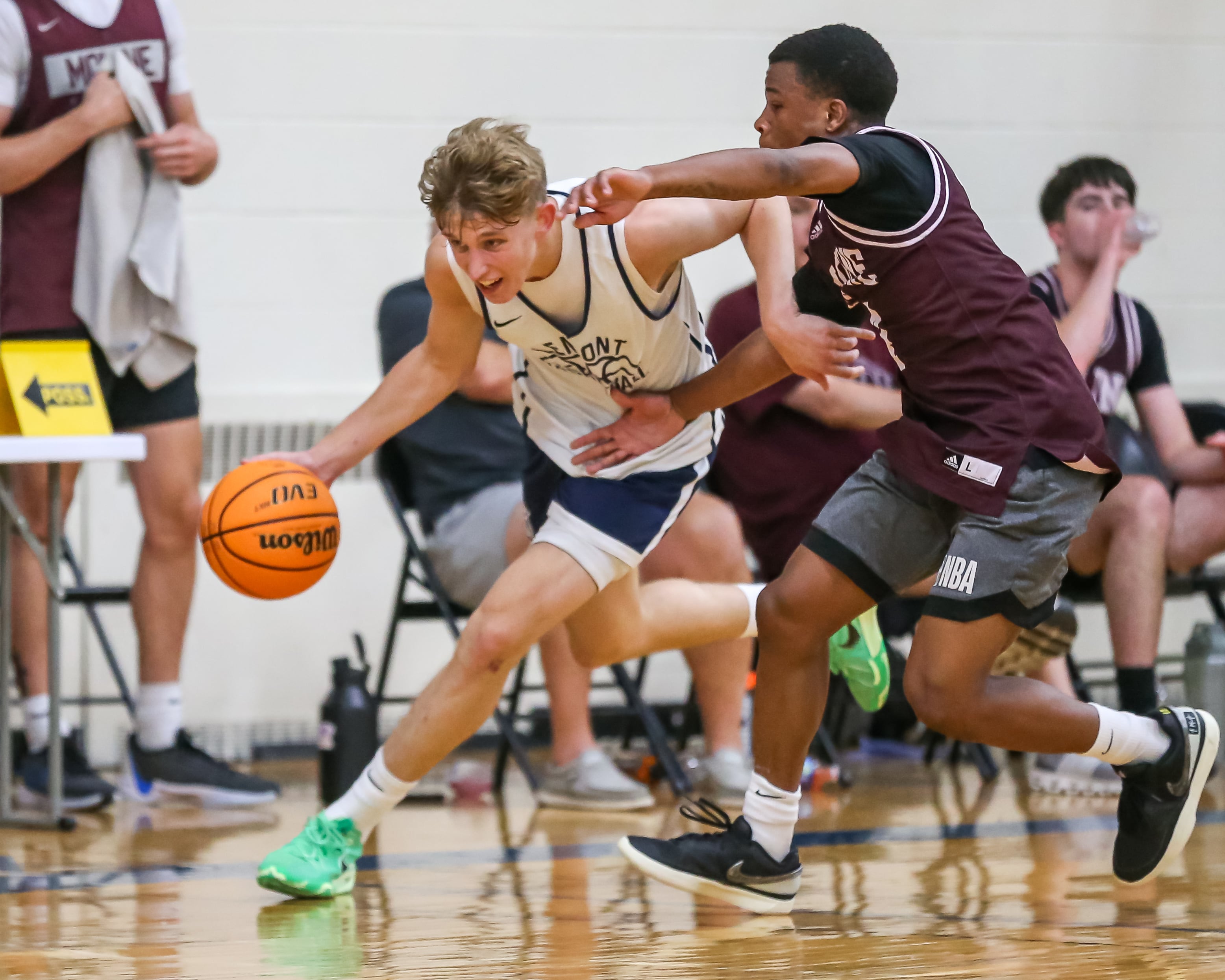 Lemont's Gabe Sularski drives up the court at the Riverside-Brookfield Summer Shootout basketball tournament. June 22, 2024.